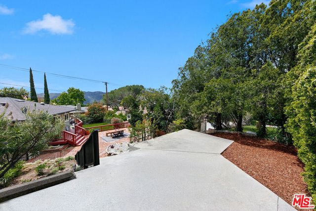 2904 Highridge Road, La Crescenta, CA 91214