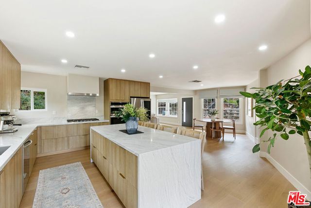 2904 Highridge Road, La Crescenta, CA 91214