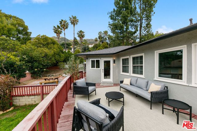 2904 Highridge Road, La Crescenta, CA 91214