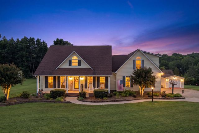 209 Roundstone Drive, Inman, SC 29349