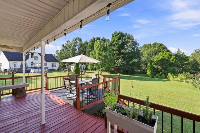 209 Roundstone Drive, Inman, SC 29349