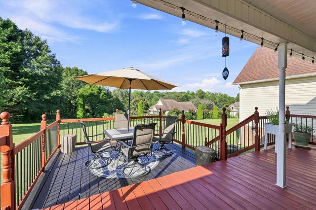 209 Roundstone Drive, Inman, SC 29349