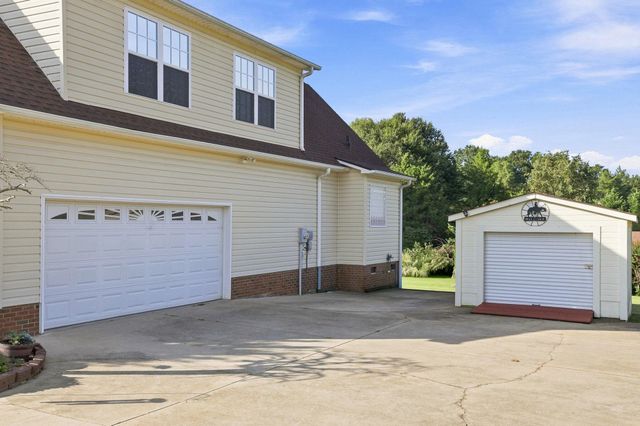209 Roundstone Drive, Inman, SC 29349