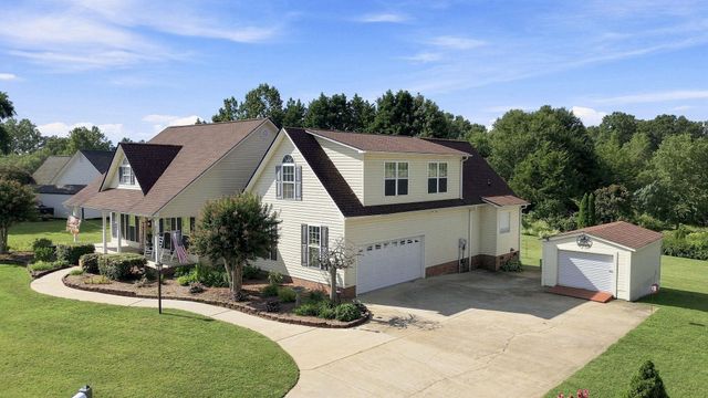 209 Roundstone Drive, Inman, SC 29349