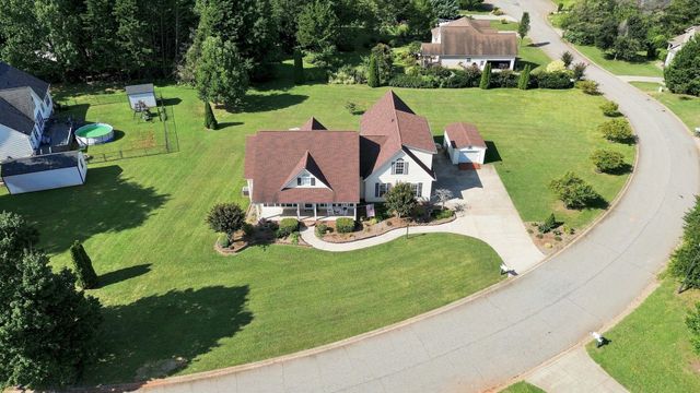 209 Roundstone Drive, Inman, SC 29349