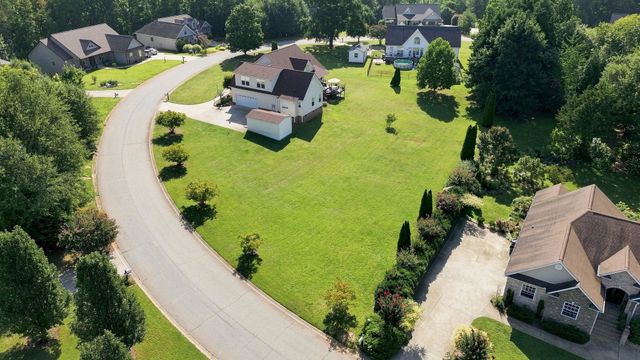 209 Roundstone Drive, Inman, SC 29349