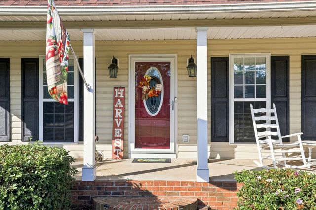 209 Roundstone Drive, Inman, SC 29349