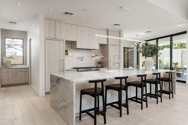 2224 E SOLAR Drive, Phoenix, AZ 85020