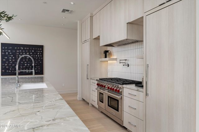 2224 E SOLAR Drive, Phoenix, AZ 85020