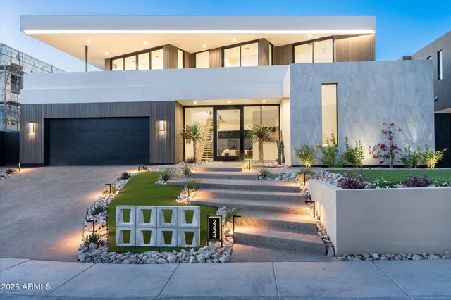 2224 E SOLAR Drive, Phoenix, AZ 85020