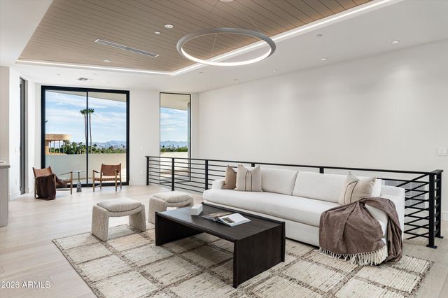 2224 E SOLAR Drive, Phoenix, AZ 85020