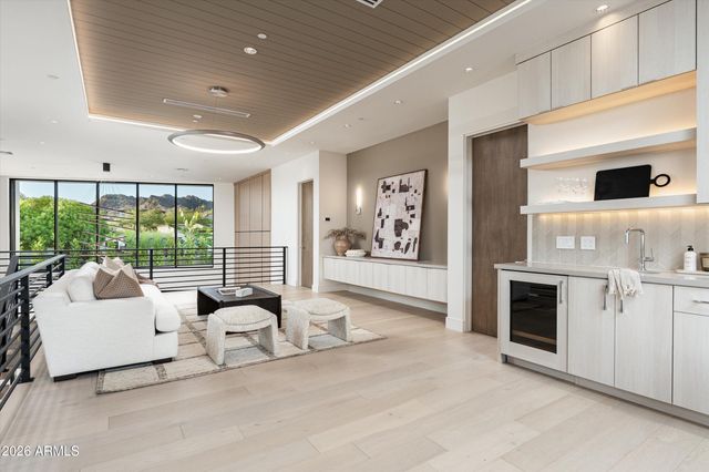 2224 E SOLAR Drive, Phoenix, AZ 85020