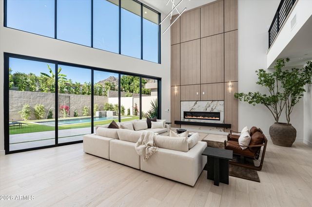 2224 E SOLAR Drive, Phoenix, AZ 85020