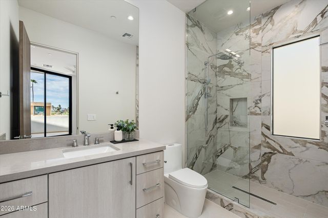 2224 E SOLAR Drive, Phoenix, AZ 85020