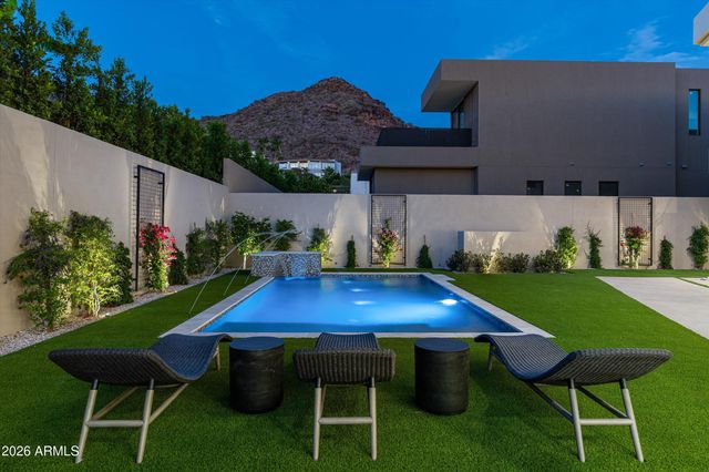 2224 E SOLAR Drive, Phoenix, AZ 85020