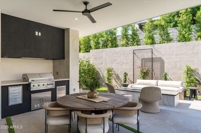 2224 E SOLAR Drive, Phoenix, AZ 85020