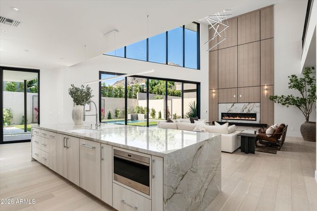 2224 E SOLAR Drive, Phoenix, AZ 85020