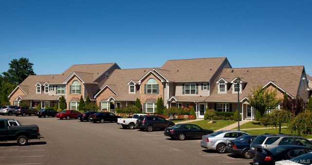 122 Pineview Lane 122, Coram, NY 11727