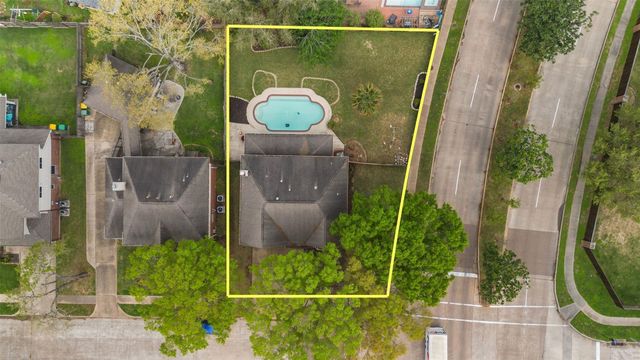 2602 Hampton Springs Drive, Seabrook, TX 77586