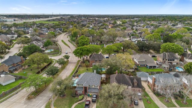 2602 Hampton Springs Drive, Seabrook, TX 77586