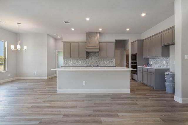 260 Crystal Lake Lane, Red Oak, TX 75154
