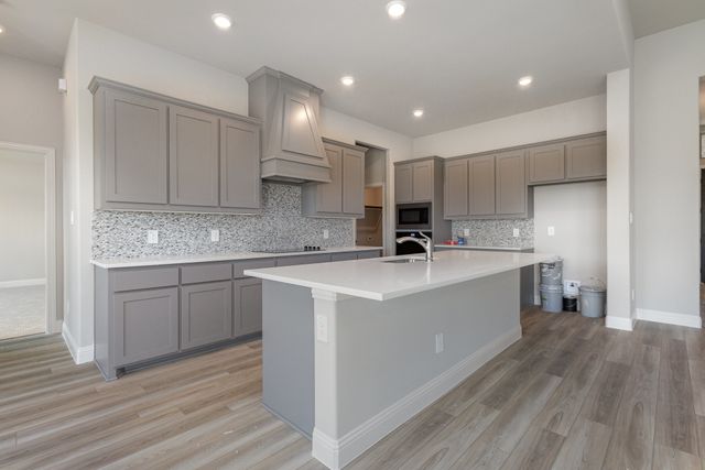 260 Crystal Lake Lane, Red Oak, TX 75154