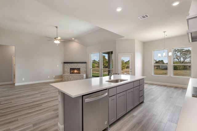 260 Crystal Lake Lane, Red Oak, TX 75154