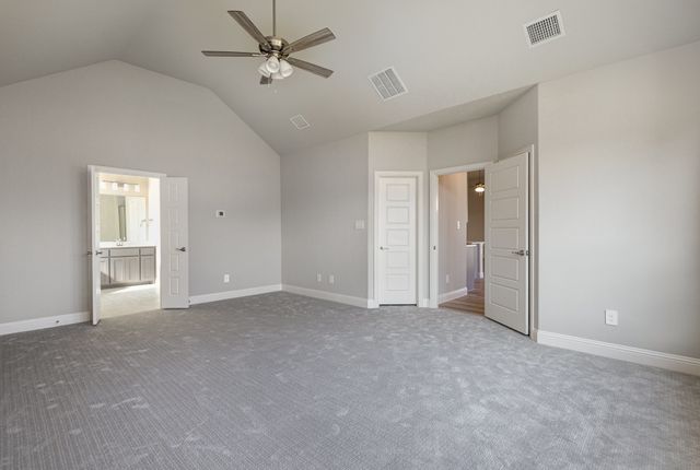 260 Crystal Lake Lane, Red Oak, TX 75154