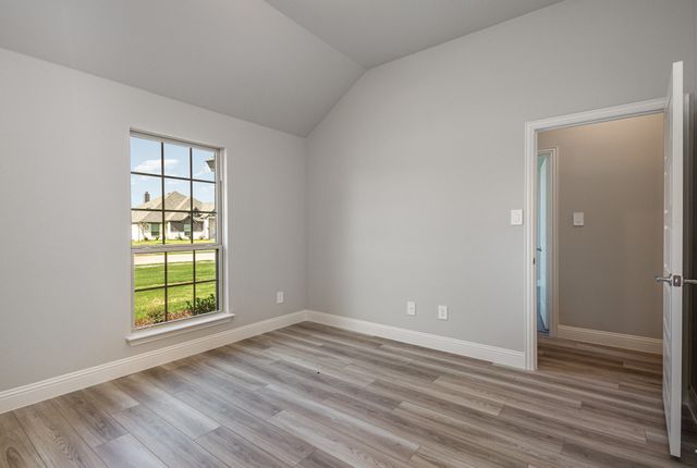 260 Crystal Lake Lane, Red Oak, TX 75154
