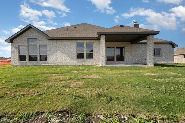 260 Crystal Lake Lane, Red Oak, TX 75154