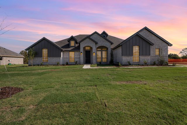 260 Crystal Lake Lane, Red Oak, TX 75154