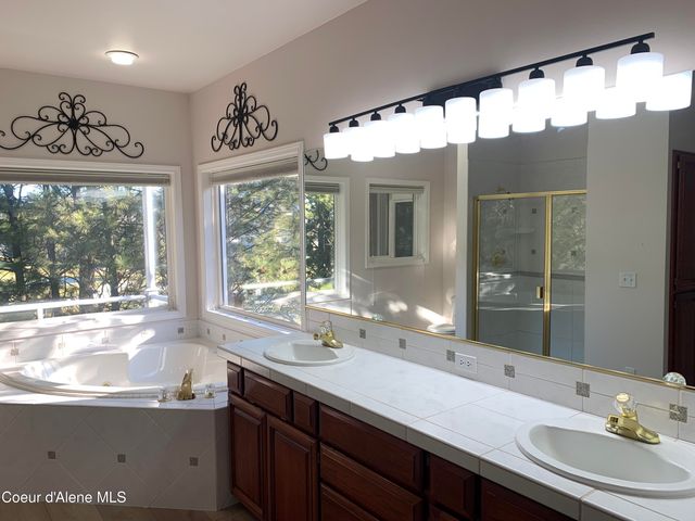 724 N Lancashire Ln, Liberty Lake, WA 99019