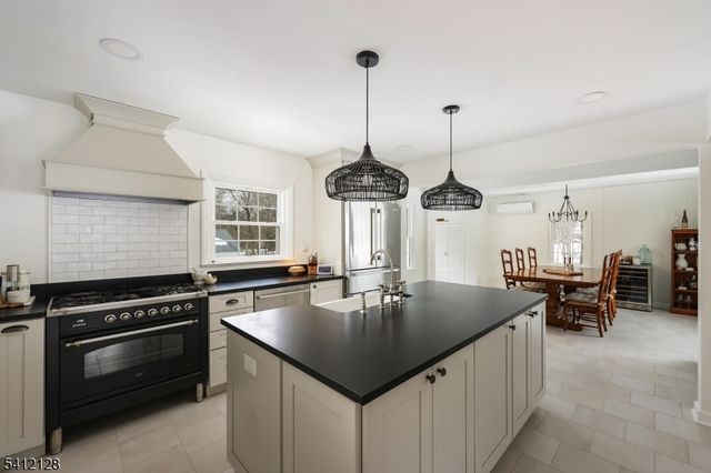 607 Foothill Rd, Bridgewater Twp., NJ 08807