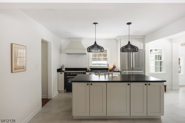 607 Foothill Rd, Bridgewater Twp., NJ 08807