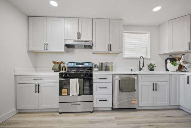 1368 N Newport Ave, Stockton, CA 95205
