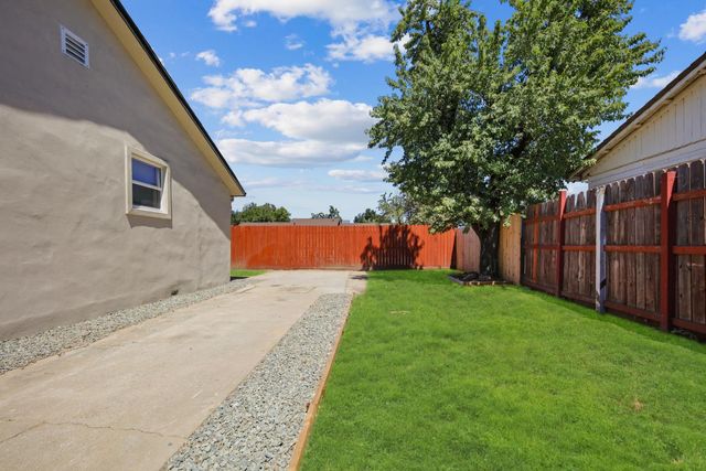 1368 N Newport Ave, Stockton, CA 95205