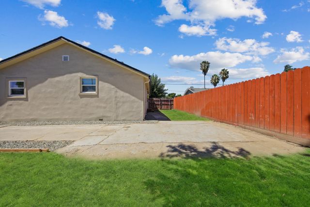 1368 N Newport Ave, Stockton, CA 95205