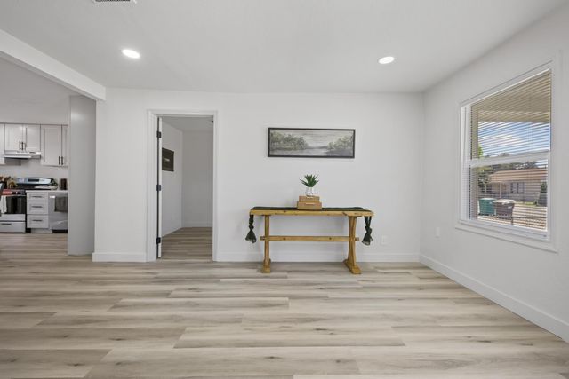1368 N Newport Ave, Stockton, CA 95205