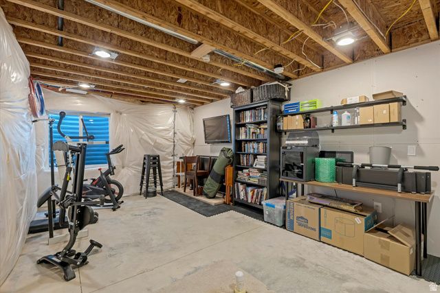11671 S NIGHT HERON RD, South Jordan, UT 84009