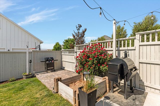 11671 S NIGHT HERON RD, South Jordan, UT 84009