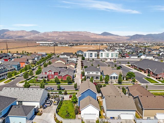 11671 S NIGHT HERON RD, South Jordan, UT 84009