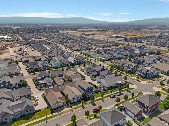 11671 S NIGHT HERON RD, South Jordan, UT 84009