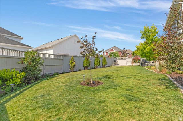 11671 S NIGHT HERON RD, South Jordan, UT 84009