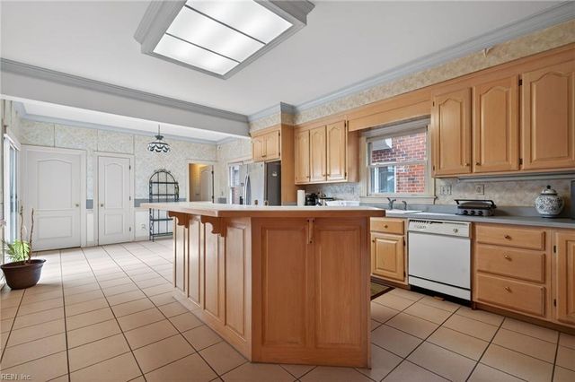 1551 Bordeaux PL, Norfolk, VA 23509