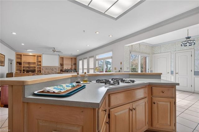 1551 Bordeaux PL, Norfolk, VA 23509