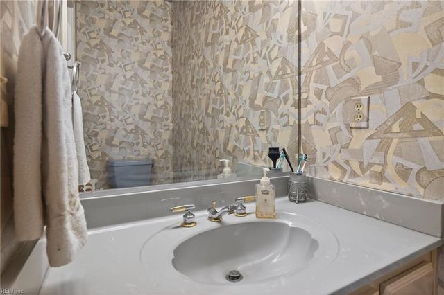 1551 Bordeaux PL, Norfolk, VA 23509