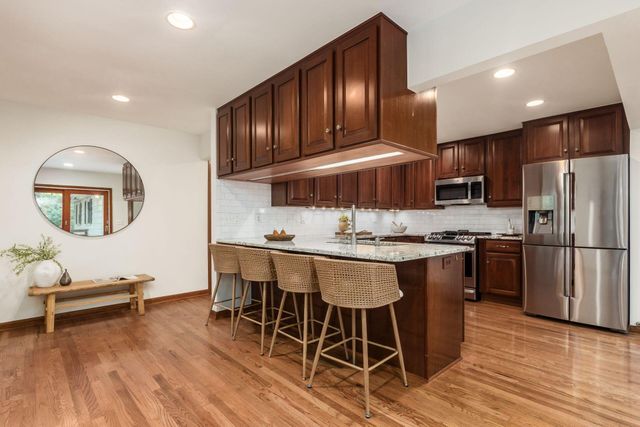 3685 Sunset Drive, Upper Arlington, OH 43221