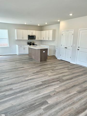 13 Leacock Drive, Fountain Inn, SC 29644