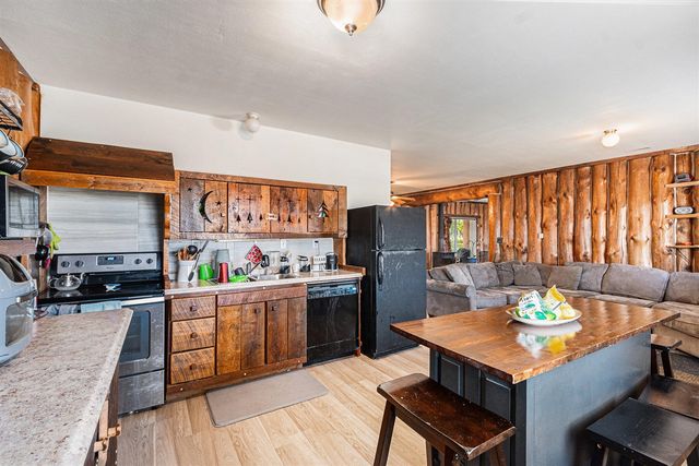 3933 W Harrison Road, Hart, MI 49420