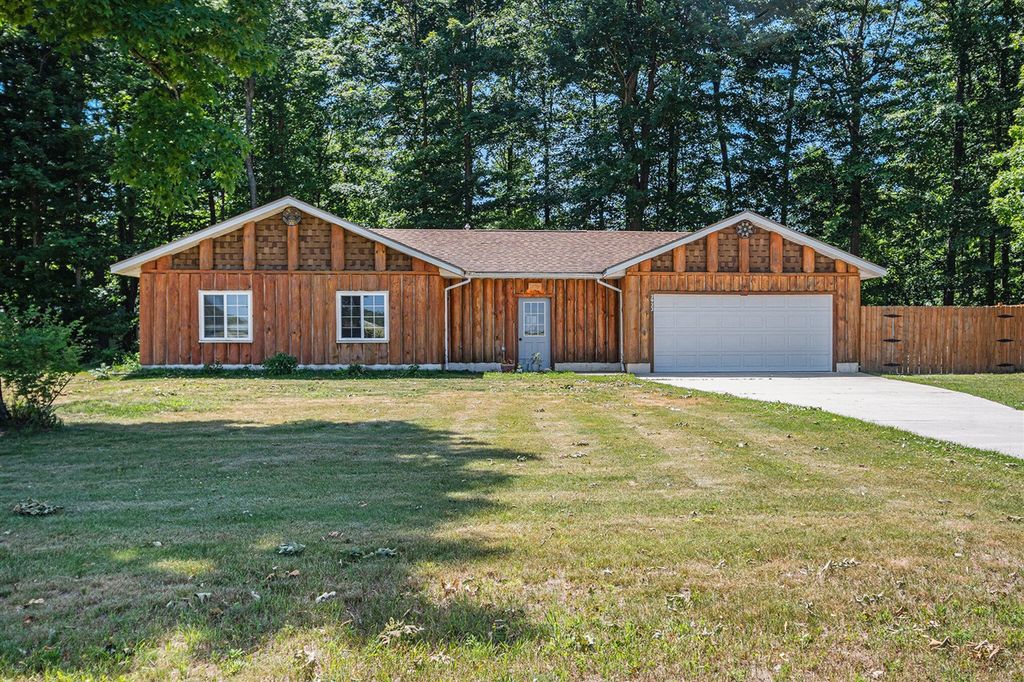 3933 W Harrison Road, Hart, MI 49420